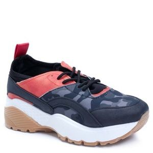 Jessica Carlyle Dad Sneakers